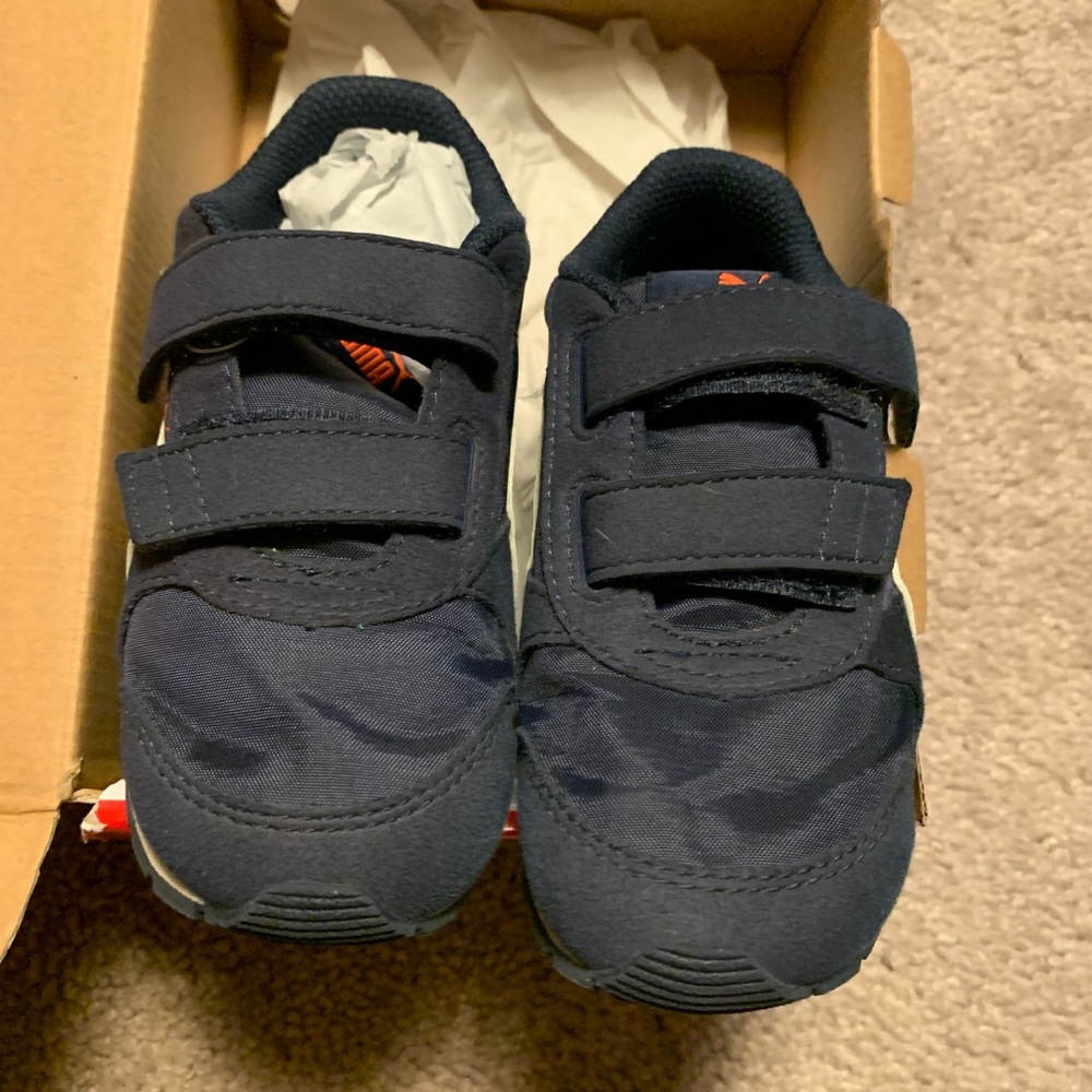 Sold‼️10c puma shoes